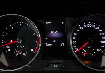 Подержанный автомобиль Volkswagen Tiguan 2020 года (16 фото)