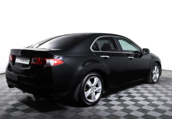 Подержанный автомобиль Honda Accord Sedan 2010 года (5 фото)