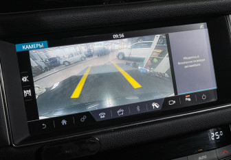 Подержанный автомобиль Jaguar XF Sedan 2018 года (17 фото)