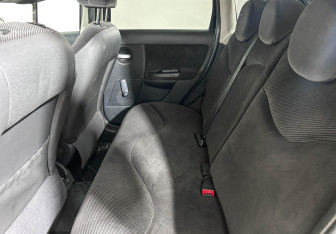 Подержанный автомобиль Citroen C3 Hatchback 2007 года (9 фото)