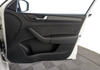 Подержанный автомобиль Skoda Rapid Liftback 2021 года (25 фото)