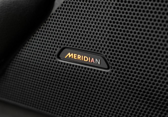 Подержанный автомобиль Land Rover Range Rover Velar 2020 года (18 фото)