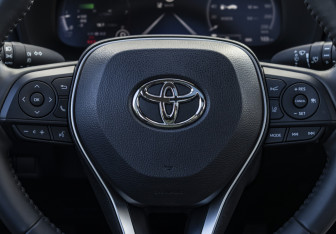 Новый Toyota RAV4 2023 (11 фото)