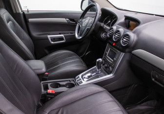Подержанный автомобиль Opel Antara 2014 года (9 фото)