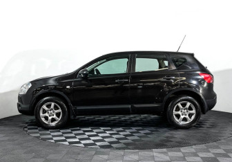Подержанный автомобиль Nissan Qashqai 2008 года (8 фото)
