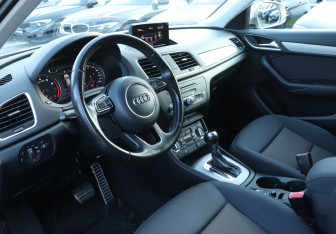 Подержанный автомобиль Audi Q3 2012 года (13 фото)