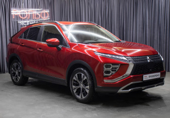 Подержанный автомобиль Mitsubishi Eclipse Cross 2021 года (3 фото)