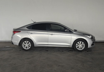 Подержанный автомобиль Hyundai Solaris Sedan 2017 года (8 фото)