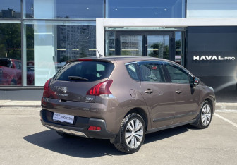 Подержанный автомобиль Peugeot 3008 2014 года (5 фото)