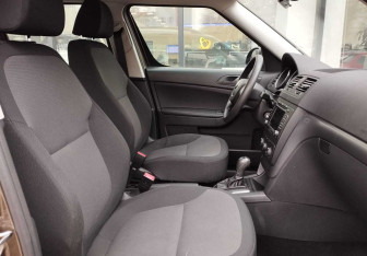 Подержанный автомобиль Skoda Yeti 2013 года (10 фото)