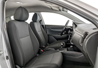 Подержанный автомобиль Kia Rio Hatchback 2021 года (23 фото)