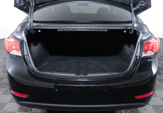 Подержанный автомобиль Hyundai Elantra Sedan 2014 года (19 фото)