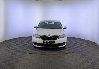 Подержанный автомобиль Skoda Rapid Liftback 2019 года (2 фото)