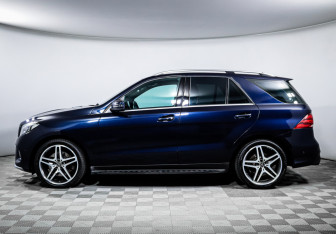 Подержанный автомобиль Mercedes-Benz GLE 2015 года (8 фото)