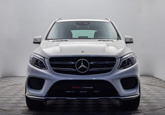 Подержанный автомобиль Mercedes-Benz GLE 2016 года (8 фото)