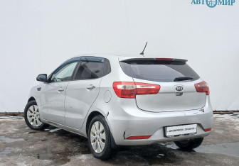 Подержанный автомобиль Kia Rio Hatchback 2014 года (7 фото)