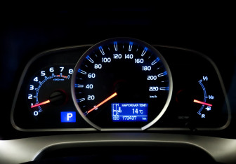 Подержанный автомобиль Toyota RAV4 2014 года (13 фото)