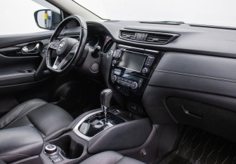 Подержанный автомобиль Nissan Qashqai 2021 года (10 фото)