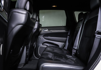 Подержанный автомобиль Jeep Grand Cherokee 2014 года (12 фото)