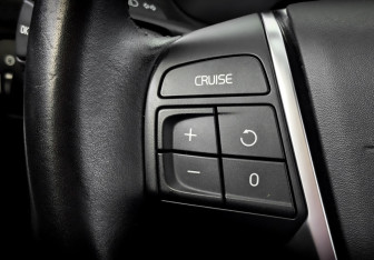 Подержанный автомобиль Volvo V40 Hatchback 2019 года (28 фото)