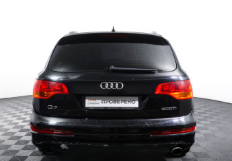 Подержанный автомобиль Audi Q7 2009 года (6 фото)