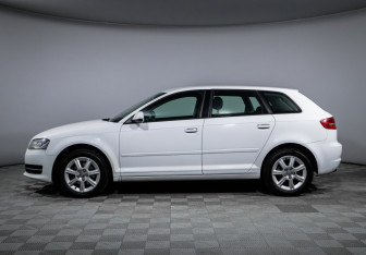 Подержанный автомобиль Audi A3 Hatchback 2012 года (8 фото)