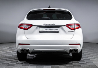 Подержанный автомобиль Maserati Levante 2018 года (6 фото)