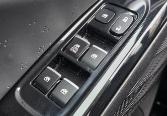 Подержанный автомобиль JAC JS6 2023 года (15 фото)