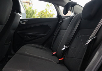 Подержанный автомобиль Ford Fiesta Sedan 2016 года (8 фото)