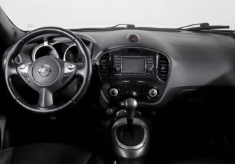 Подержанный автомобиль Nissan Juke 2012 года (12 фото)
