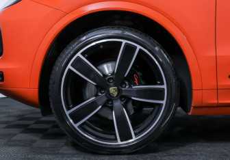 Подержанный автомобиль Porsche Cayenne 2020 года (31 фото)