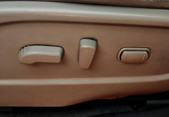 Подержанный автомобиль Nissan Murano Suv 2011 года (15 фото)