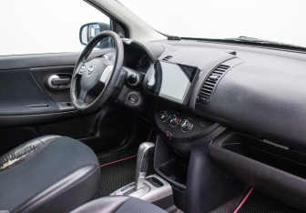 Подержанный автомобиль Nissan Note 2013 года (9 фото)