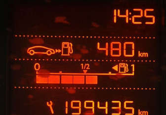 Подержанный автомобиль Peugeot 301 2014 года (12 фото)