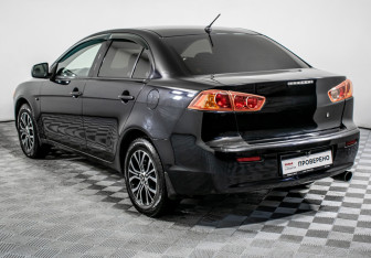 Подержанный автомобиль Mitsubishi Lancer Sedan 2007 года (7 фото)