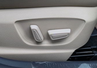 Подержанный автомобиль Toyota Camry Sedan 2022 года (8 фото)