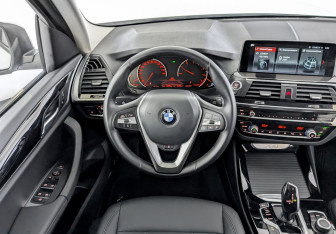 Подержанный автомобиль BMW X3 2021 года (21 фото)