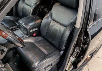 Подержанный автомобиль Lexus LX 2010 года (20 фото)