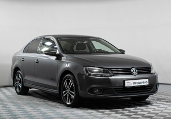 Подержанный автомобиль Volkswagen Jetta Sedan 2011 года (3 фото)