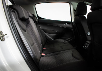 Подержанный автомобиль Peugeot 308 Hatchback 2012 года (9 фото)