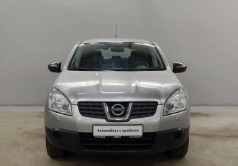 Подержанный автомобиль Nissan Qashqai 2009 года (2 фото)