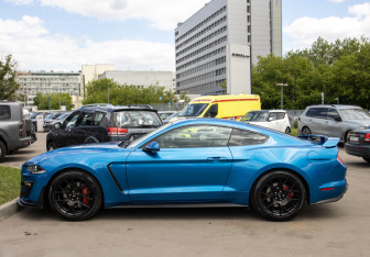 Подержанный автомобиль Ford Mustang Coupe 2019 года (6 фото)