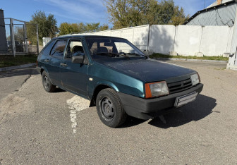 Подержанный автомобиль LADA (ВАЗ) 2109 Hatchback 2001 года (3 фото)