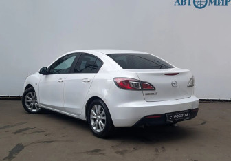 Подержанный автомобиль Mazda 3 Sedan 2010 года (7 фото)