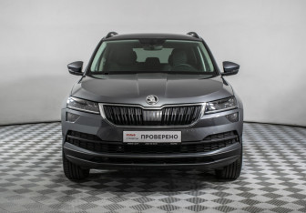 Подержанный автомобиль Skoda Karoq 2021 года (2 фото)