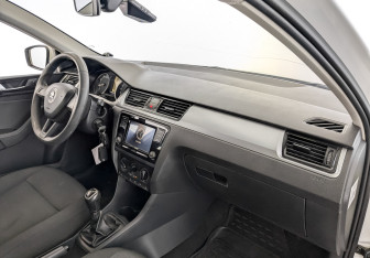 Подержанный автомобиль Skoda Rapid Liftback 2019 года (11 фото)