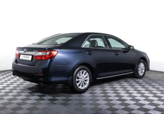 Подержанный автомобиль Toyota Camry Sedan 2013 года (5 фото)