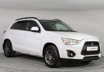 Подержанный автомобиль Mitsubishi ASX 2013 года (2 фото)