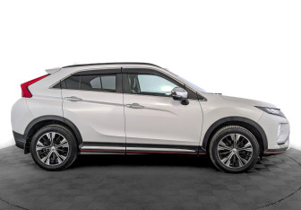 Подержанный автомобиль Mitsubishi Eclipse Cross 2018 года (4 фото)