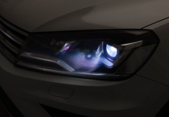 Подержанный автомобиль Volkswagen Touareg 2016 года (25 фото)